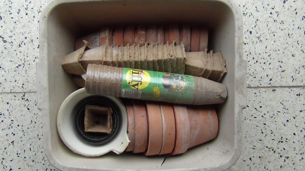 petits pot en carton pour semence et en grès, Ophalen, Balkon, Vierkant, Nieuw