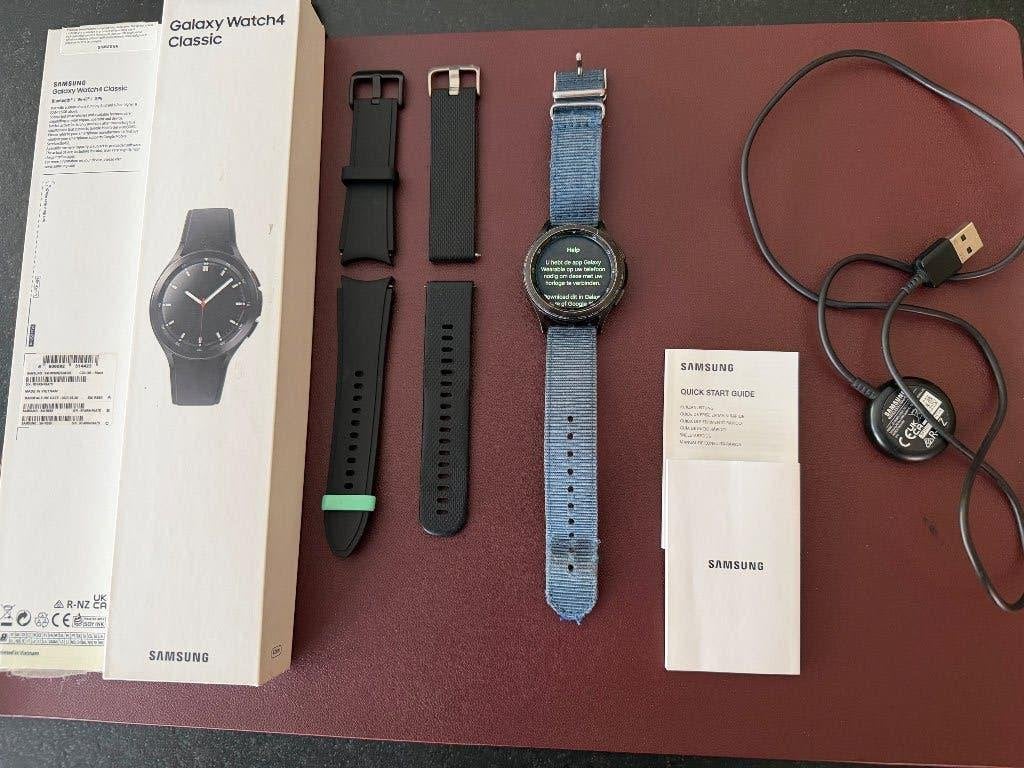 Montre intelligente classique Samsung Galaxy Watch4, Enlèvement, Utilisé, SAMSUNG