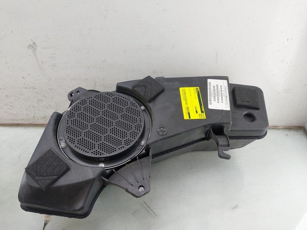 SUBWOOFER Jeep Compass II (MP) (|68245819AAA|53328741|), Webaccessibility@stellantis.com, Gebruikt, Stellantis N.V., Taurusavenue 1
2132 LS  Hoofddorp, NL
