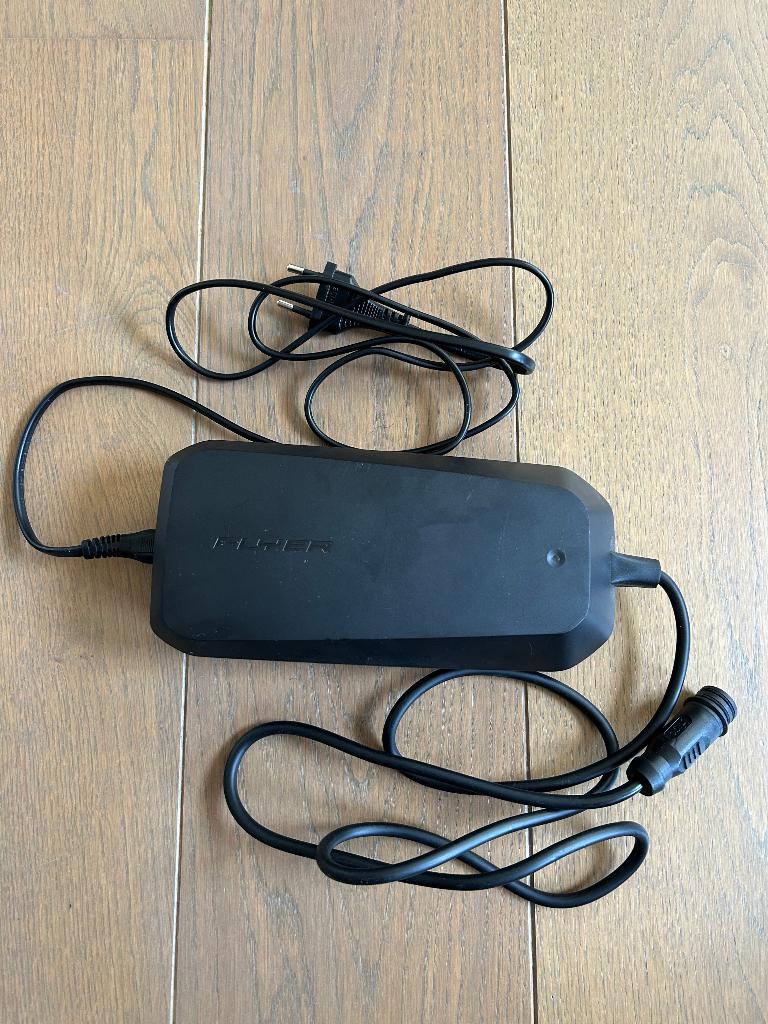Chargeur de batterie FLYER E-BIKE STC-8250LC Parfait état, Enlèvement ou Envoi, Neuf