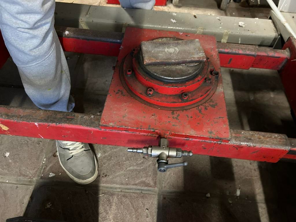 Tussen krik 4 palen bruk, Auto diversen, Ophalen, Zo goed als nieuw