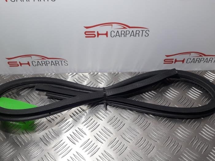 Joint caoutchouc portière 4portes avant droite d'un Opel Ag, Autos : Pièces & Accessoires, -, Opel, 3 mois de garantie, Utilisé