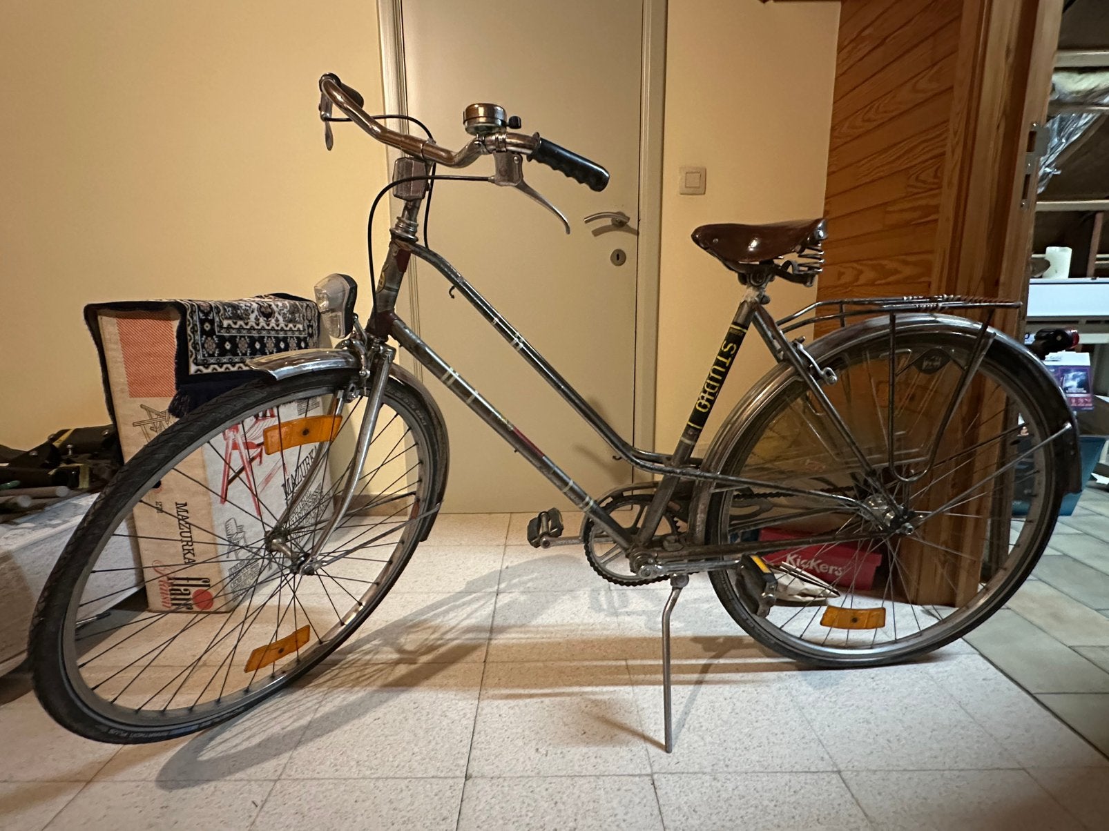 Damesfiets, Enlèvement