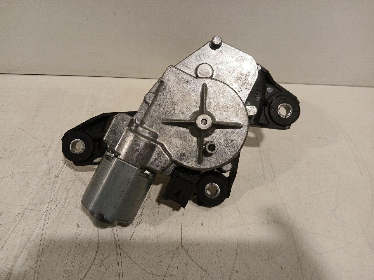 Ruitenwissermotor achter Renault Captur, Onderdelen@venauto.nl, Van der Ven Autorecycling B.V., Gebruikt, Ettenseweg 76, 4706 PB Roosendaal, The Netherlands
