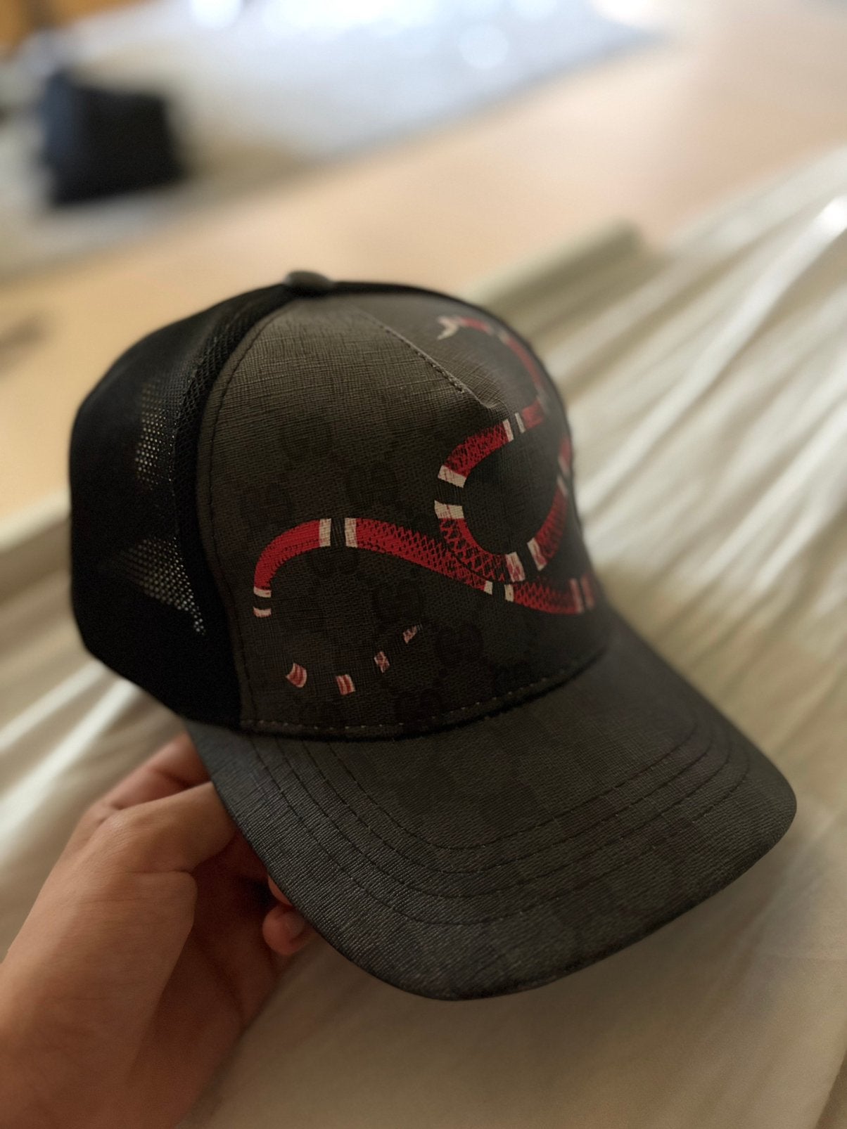 Gucci pet slang, Ophalen, Zo goed als nieuw, Pet