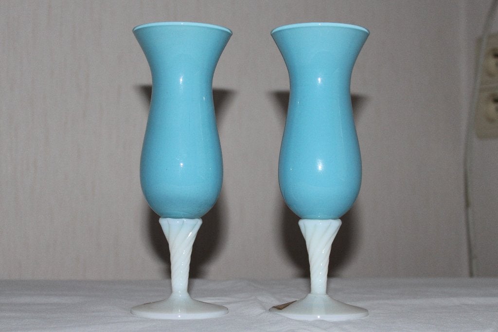 Vase opaline bleu, Maison & Meubles, Accessoires pour la Maison | Vases, Enlèvement ou Envoi, Verre, Comme neuf, Sur pied