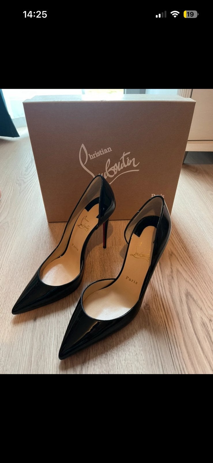 Pumps Louboutin, Kleding | Dames, Schoenen, Ophalen of Verzenden, Zo goed als nieuw, Pumps