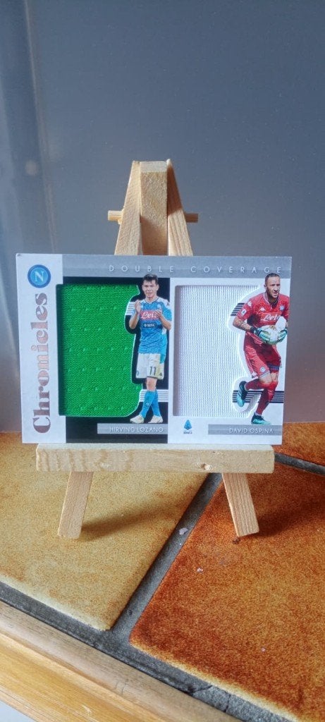Panini Chronicles Foot Napoli Lozano Ospina maillot relique, Enlèvement ou Envoi, Comme neuf, Cartes en vrac, Foil