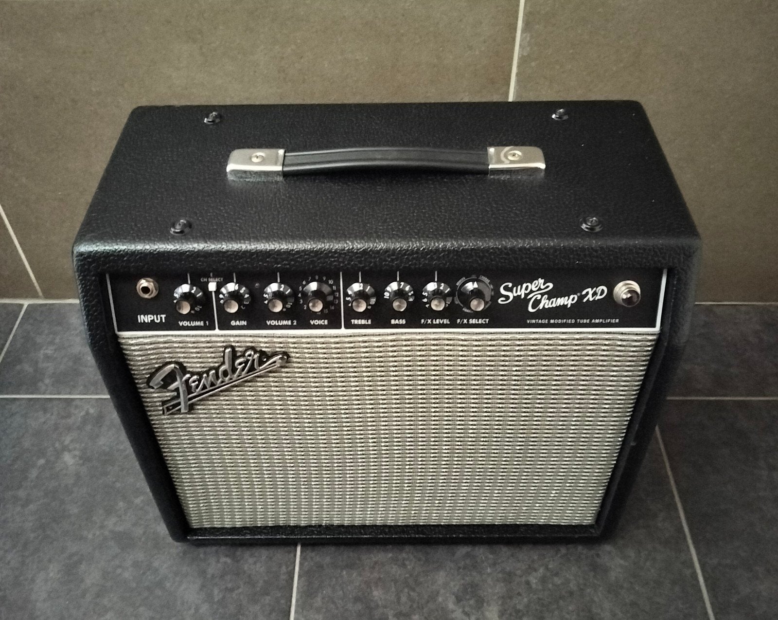 Ensemble de tubes Fender Super Champ XD 15 W avec étui, Musique & Instruments, Enlèvement, Utilisé, Guitare, Moins de 50 watts