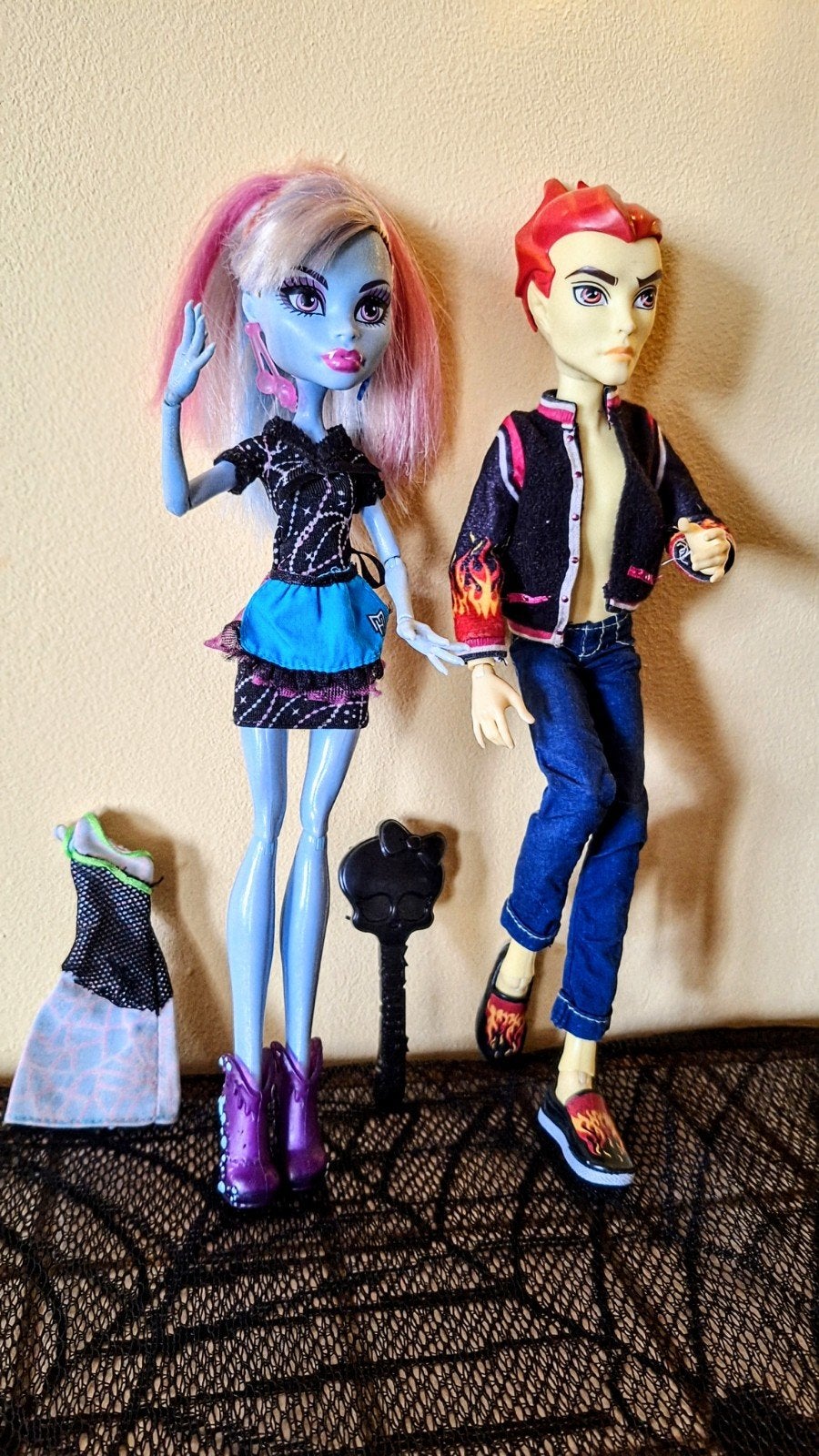 Lot 2 Poupées Monster High : Abbey Bominable & Heath Burns, Enlèvement ou Envoi, Comme neuf, Poupée
