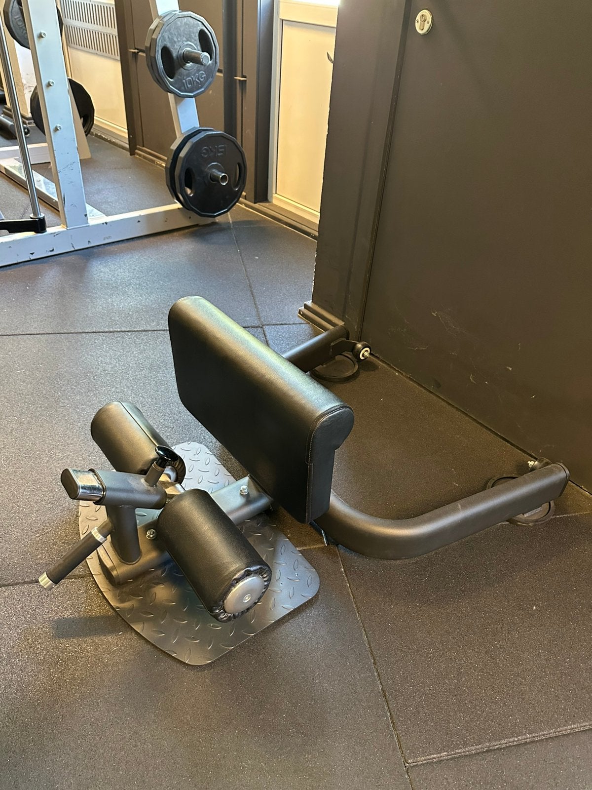 Banc Sissy Squat, Enlèvement
