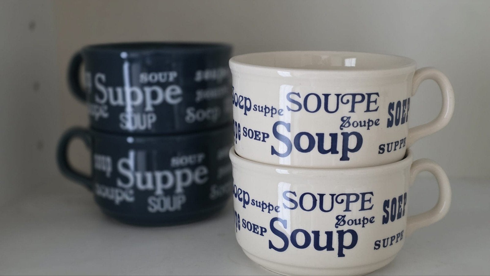 Vintage Engelse soepkommen in donkerblauw en wit, Huis en Inrichting, Keuken | Servies, Vintage, Ophalen of Verzenden, Zo goed als nieuw