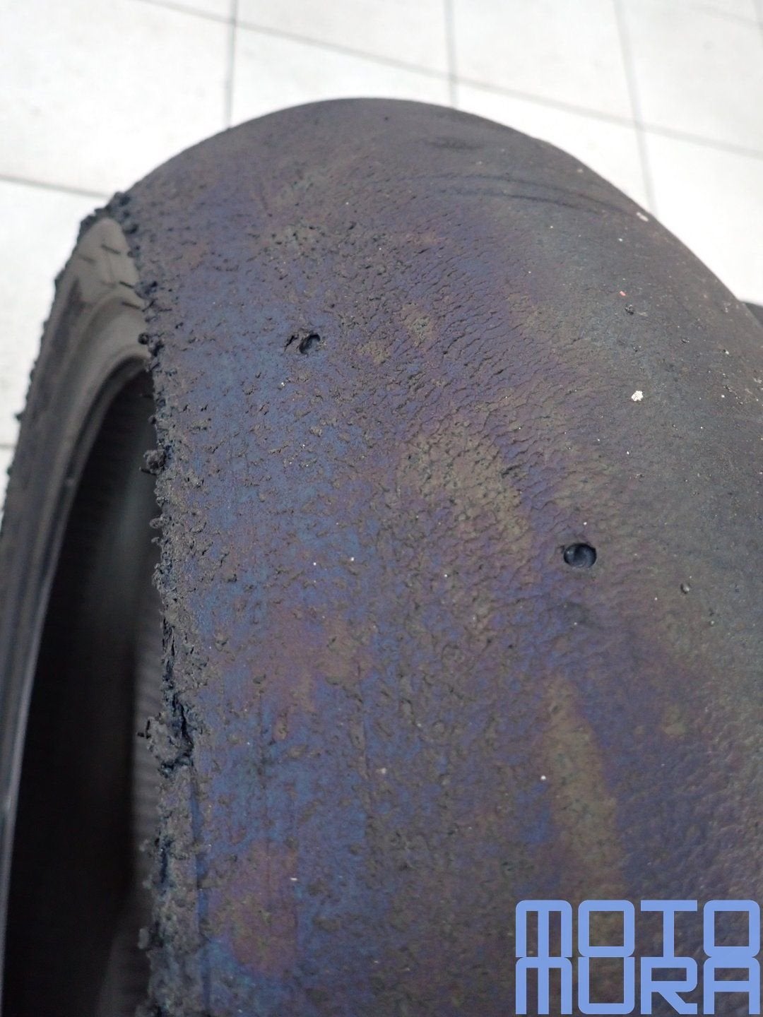 Jeu de pneus Pirelli Slick d'occasion 200/65ZR17 125/70ZR17,, Motos, Enlèvement ou Envoi, -, -, -