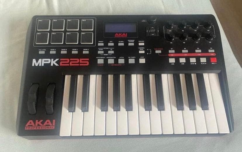 AKAI MPK 225 - midi keyboard, Enlèvement ou Envoi, Comme neuf