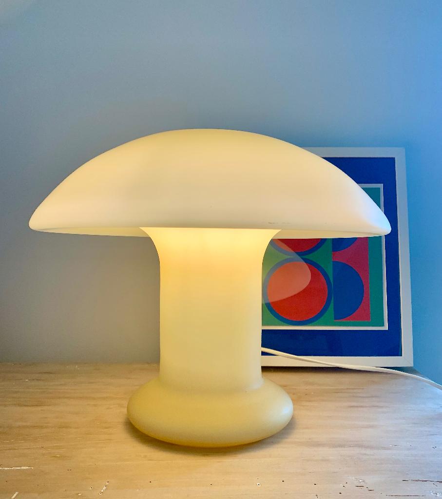 Vintage Hustadt Leuchten mushroom opaline glas model 3631/01, Ophalen