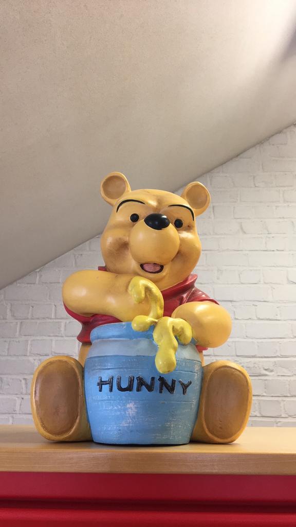 Winnie de pooh met honingpot, Ophalen, Zo goed als nieuw