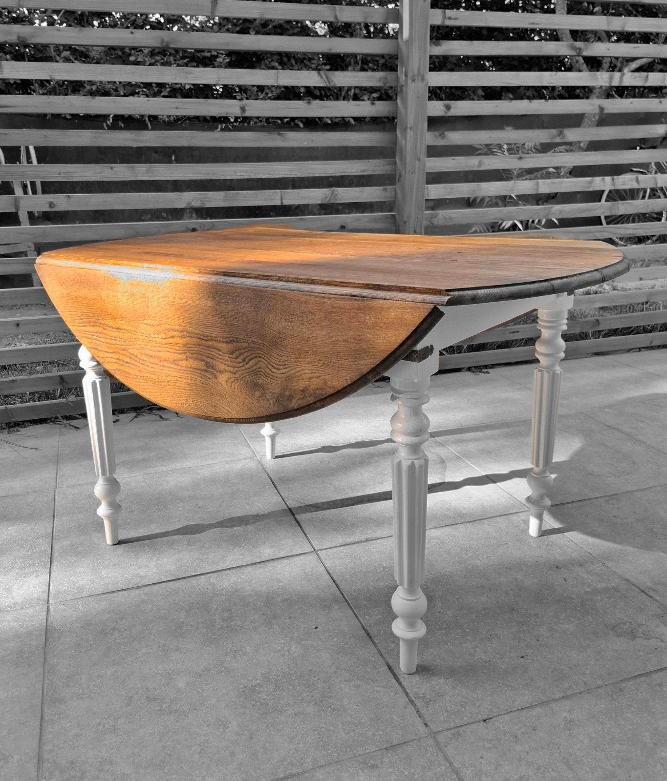 Ronde massief eikenhouten tafel van 130 cm — gerenoveerde, c, Huis en Inrichting, Ophalen, Zo goed als nieuw, Vijf personen of meer