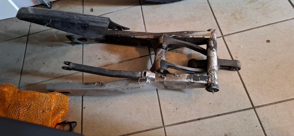 Bras oscillant Suzuki GSX600F GSX600 F, Enlèvement ou Envoi