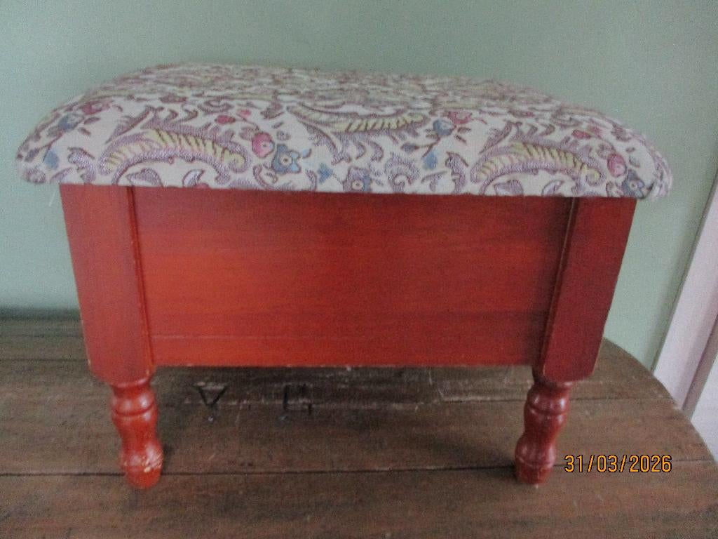 Tabouret repose pied, Enlèvement