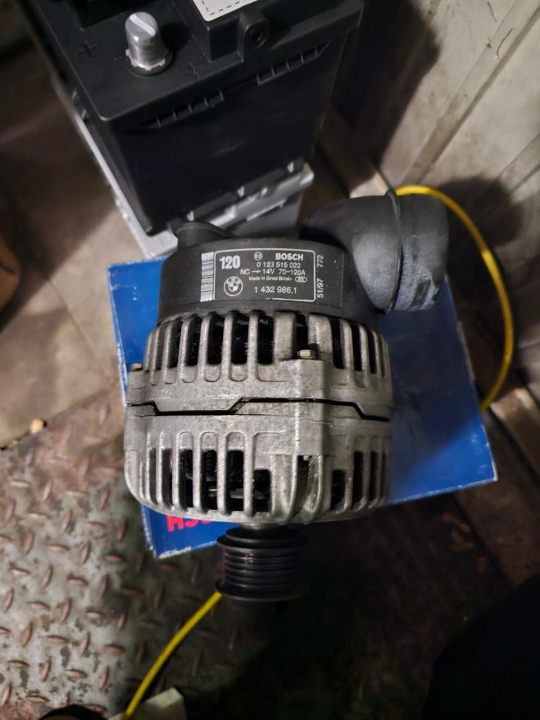 Bmw E38 728i M52B28 originele alternator bosch 120A, Auto-onderdelen, Ophalen, Gebruikt, BMW