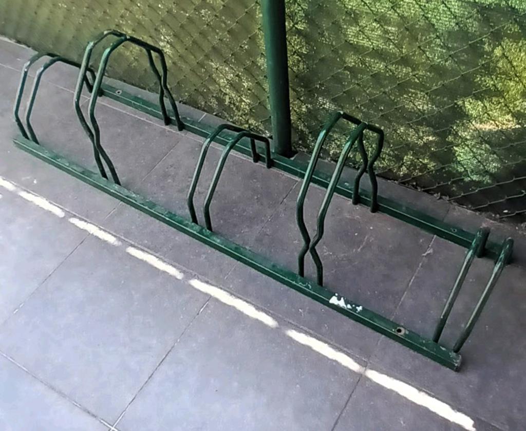 Fietsrek fietsenstalling, Fietsen en Brommers, Ophalen, Zo goed als nieuw