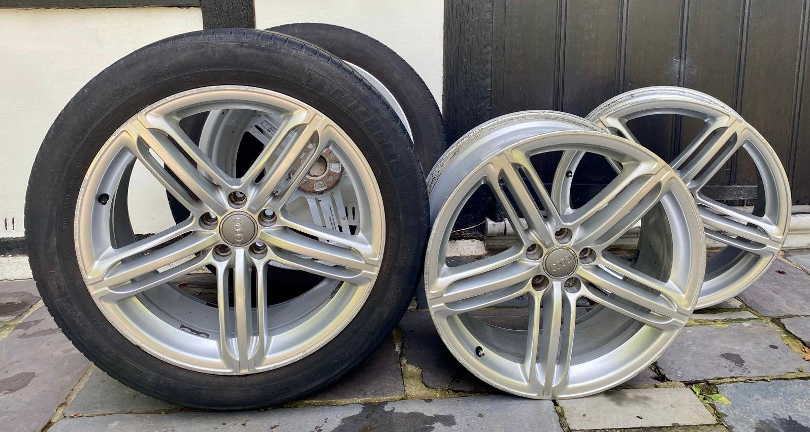 2 pneus Michelin + 4 jantes, Enlèvement