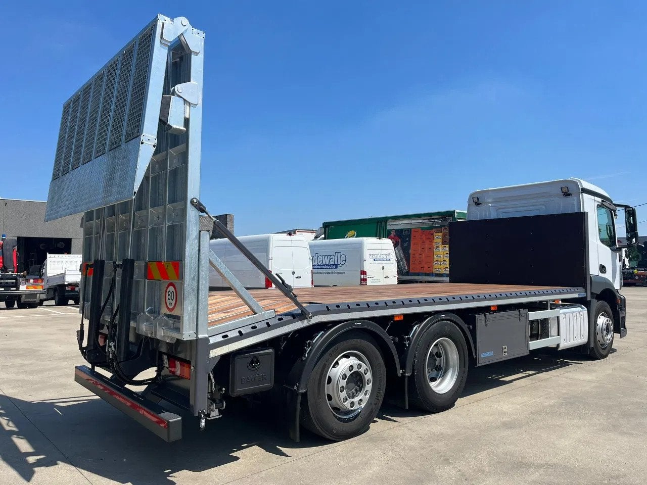 Mercedes-Benz ANTOS 2635 - NIEUW OPRIJPLATFORM - STUUR & LIF, Autos, Entreprise, 257 kW, Mercedes-Benz, Diesel