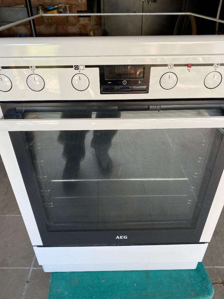 te koop AEG 300€, Elektronische apparatuur, Ophalen, 4 kookzones, Zo goed als nieuw, Inductie