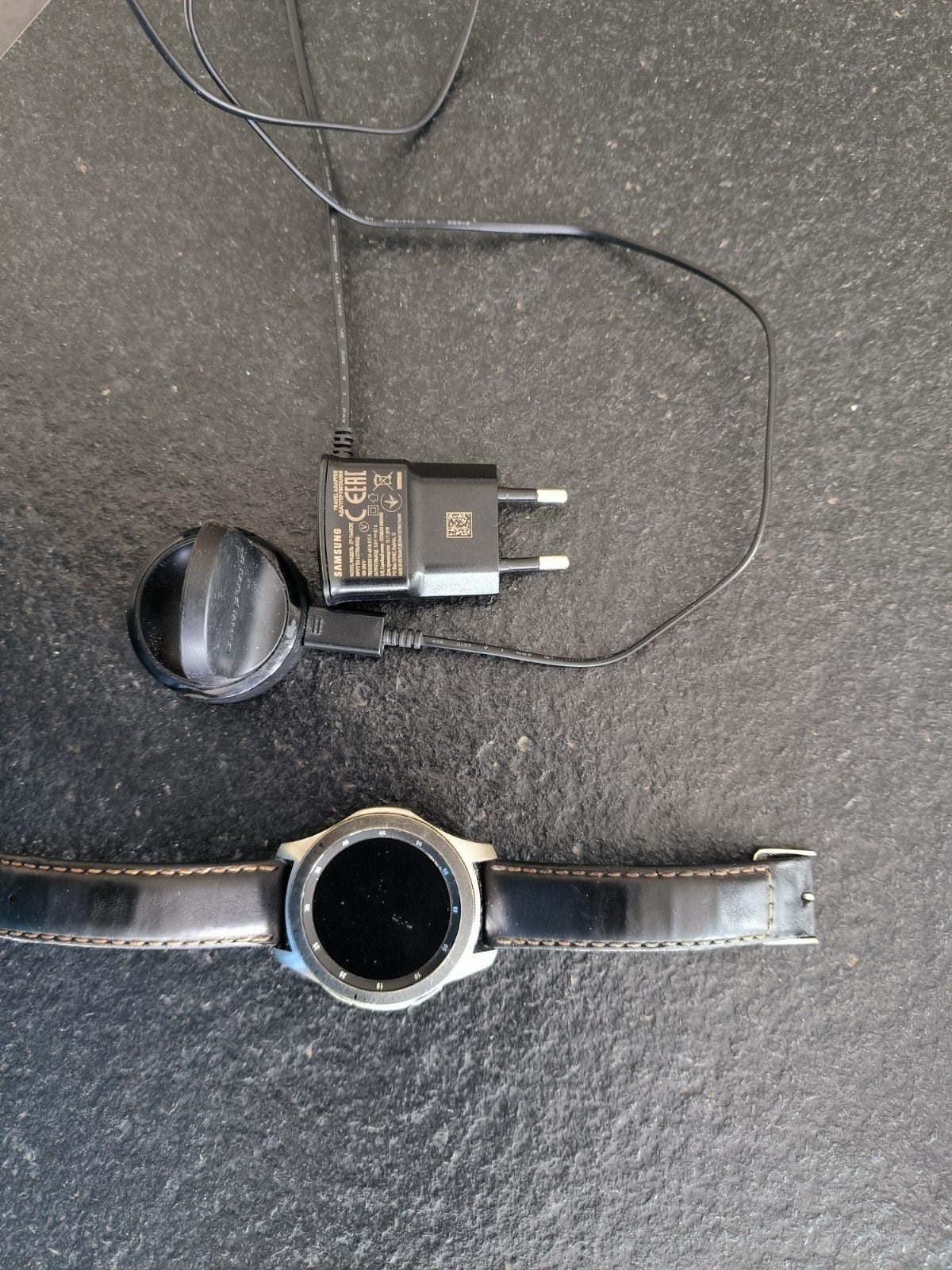 Samsung Galaxy watch met oplader, Bijoux, Sacs & Beauté, Montres | Hommes, Montre-bracelet, Autres marques, Enlèvement, Utilisé