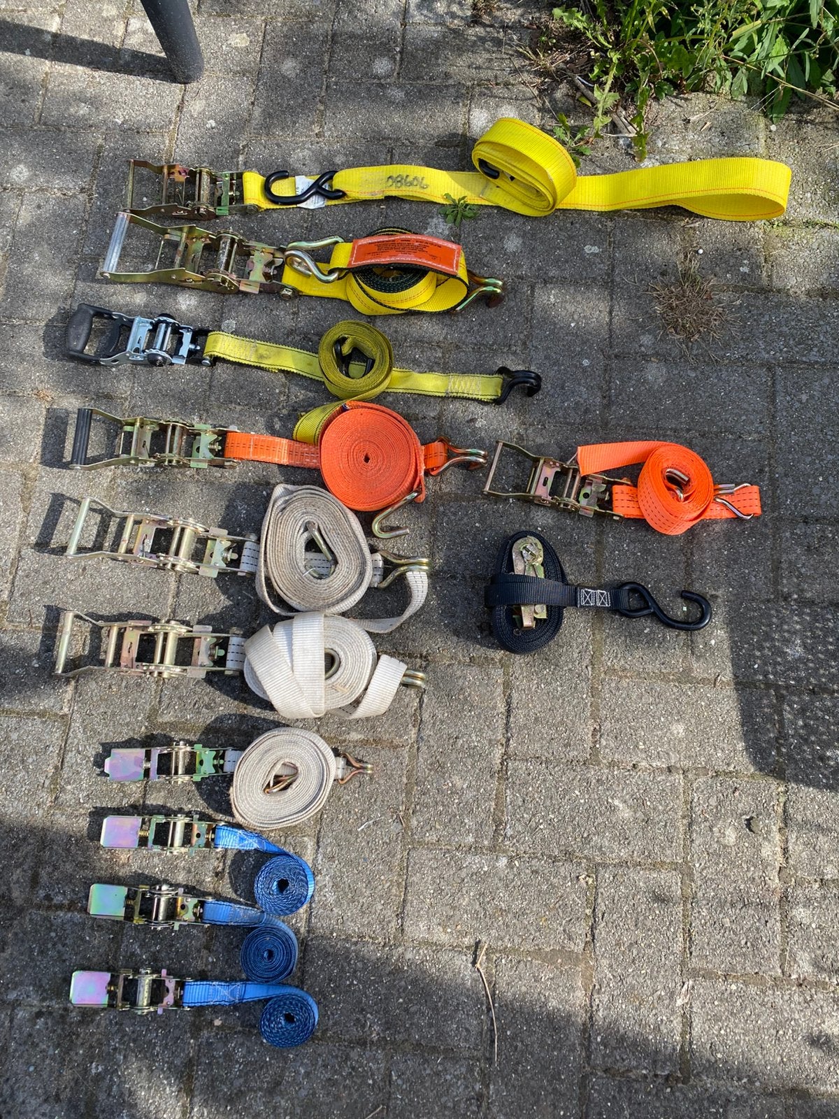 Grote en kleine spanriemen Lot 2, Ophalen