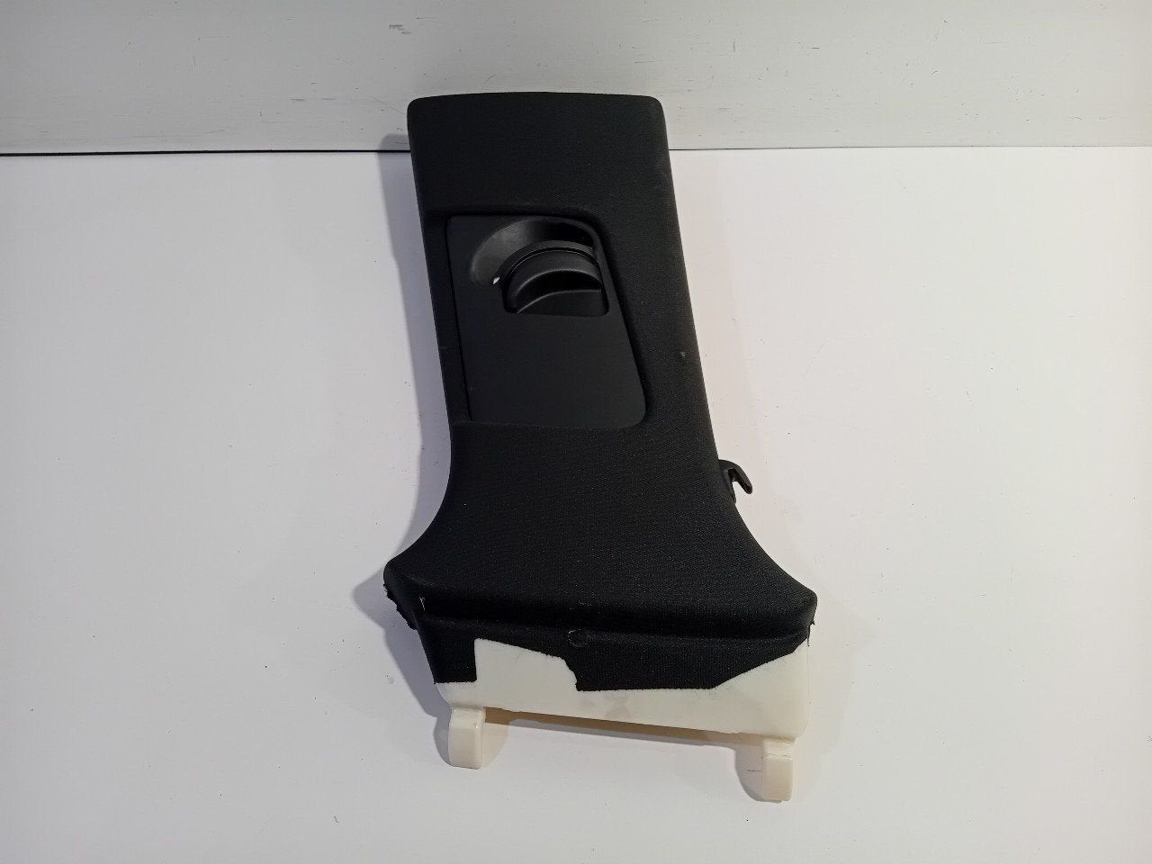 B stijl bekleding links Audi Q7, Onderdelen@venauto.nl, Van der Ven Autorecycling B.V., Ettenseweg 76, 4706 PB Roosendaal, The Netherlands