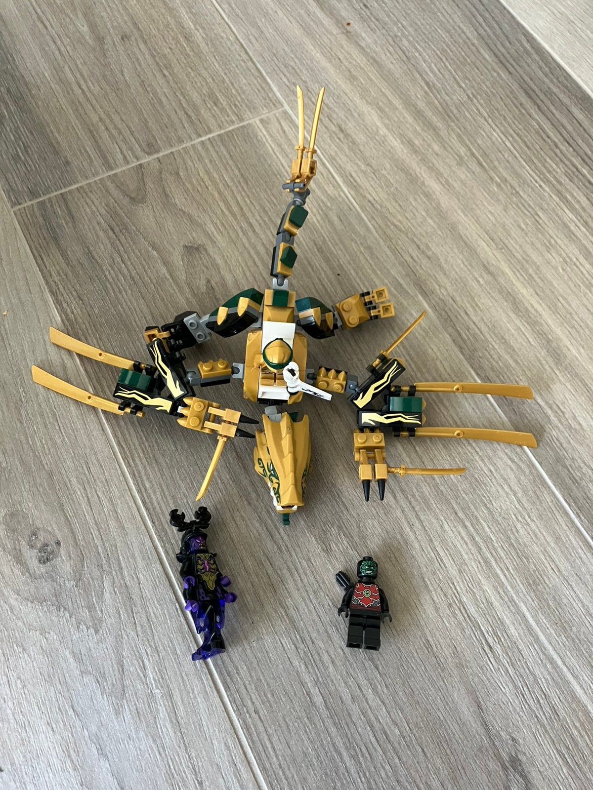 Lego ninjago 70666 De gouden draak, Enfants & Bébés, Jouets | Duplo & Lego, Enlèvement, Utilisé, Lego, Ninjago