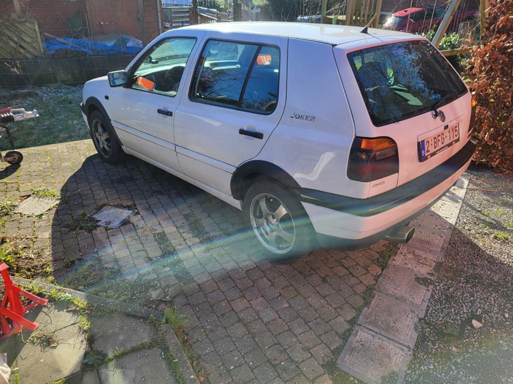 Volkswagen golf 3, Auto's, Volkswagen, Stof, Zwart, 4 cilinders, Wit