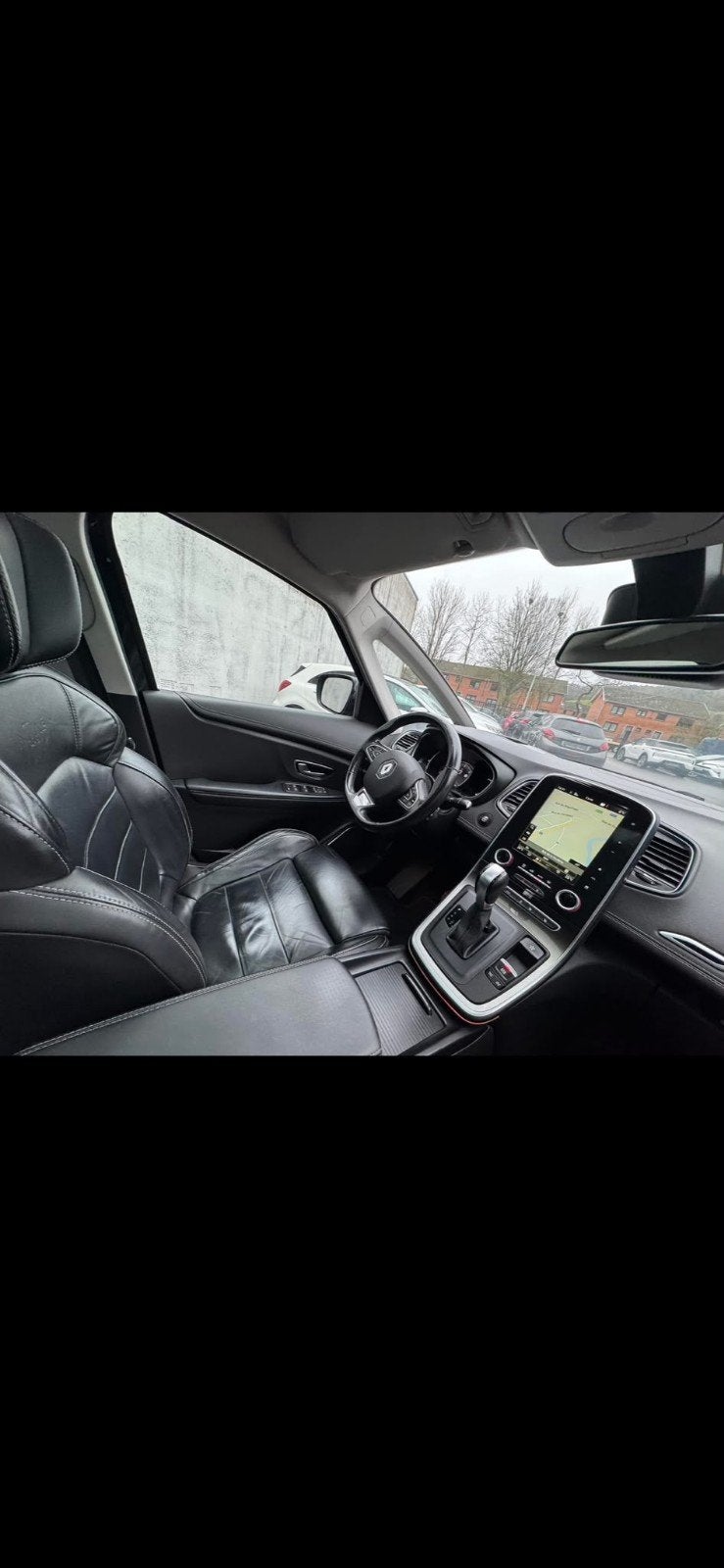 Renault Scénic 4 1.5 dCi 110 EDC Initiale Paris, Autos, Cuir, Achat, Entretenue par le concessionnaire, 5 portes