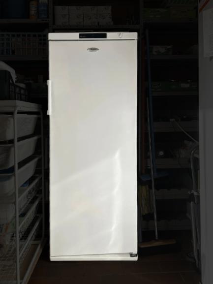 Whirlpool koelkast, Elektronische apparatuur, Koelkasten en IJskasten, Ophalen, Zonder vriesvak, 200 liter of meer, Zo goed als nieuw