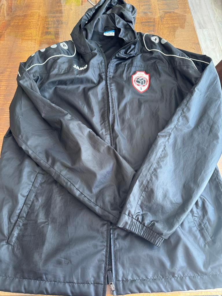 Royal Antwerp fc regenjas L, Enlèvement, Comme neuf, Taille 52/54 (L)