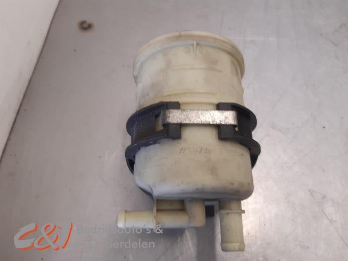 Stuurbekrachtiging Olie Reservoir van een Opel Vivaro, Gebruikt, -, -, Opel