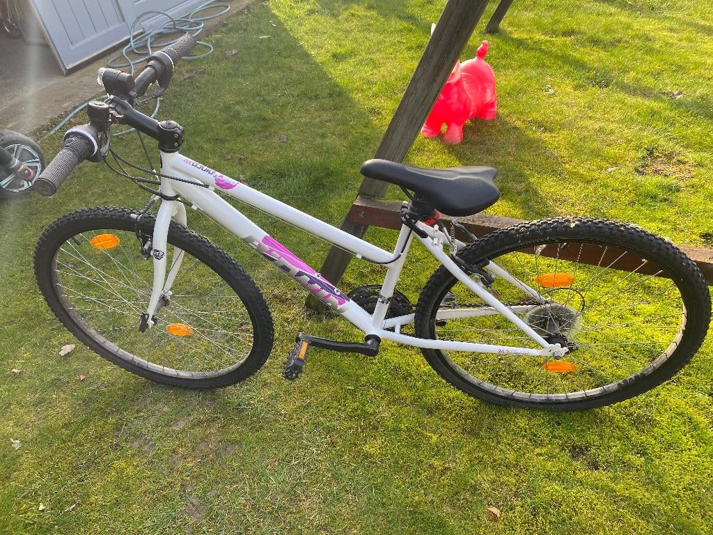 vélo b'twin 26 pouces fille, Fietsen en Brommers, Ophalen, Zo goed als nieuw, Rockrider, Versnellingen