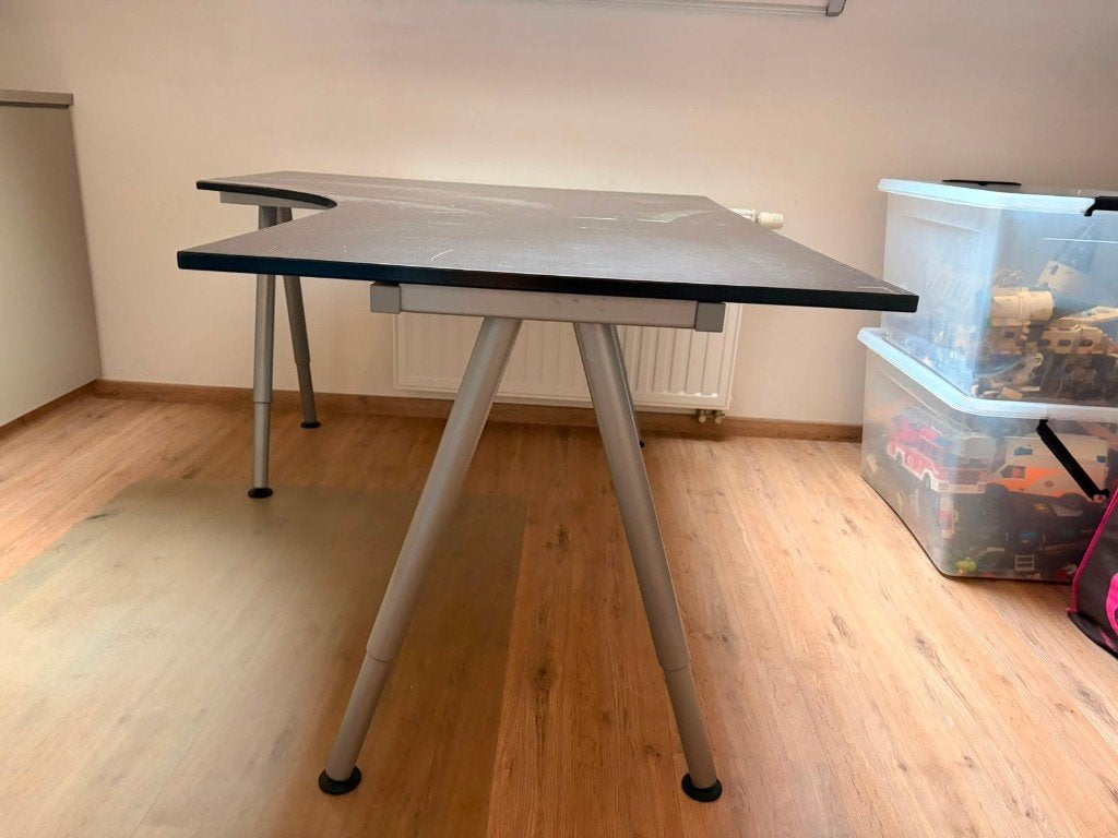 Bureau met ladenblok, Ophalen, Gebruikt
