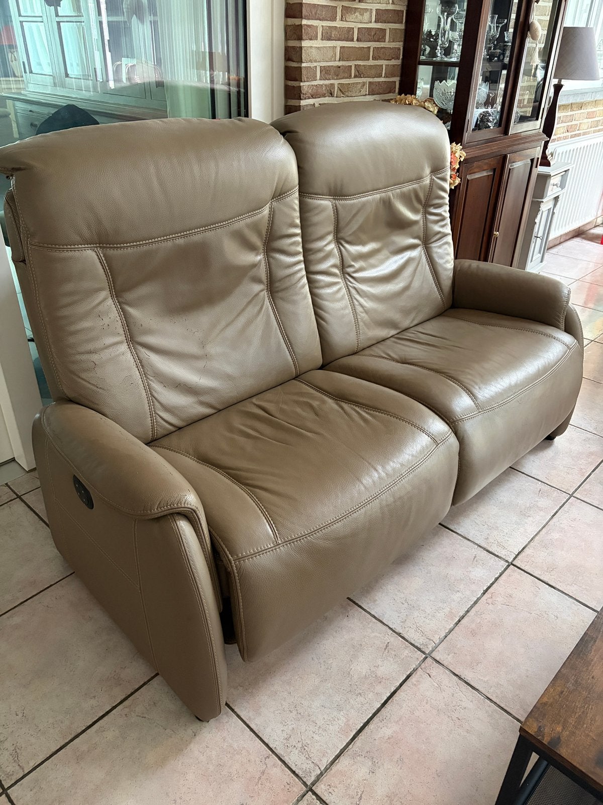 Bruin lederen dubbel relax met 2 motoren!, Comme neuf, Enlèvement, 150 à 200 cm, Banc droit