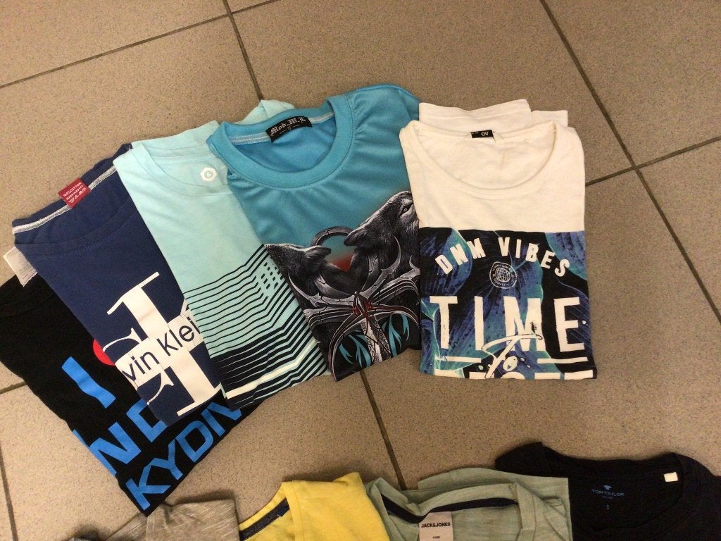 Lot 23 vêtements, Enlèvement