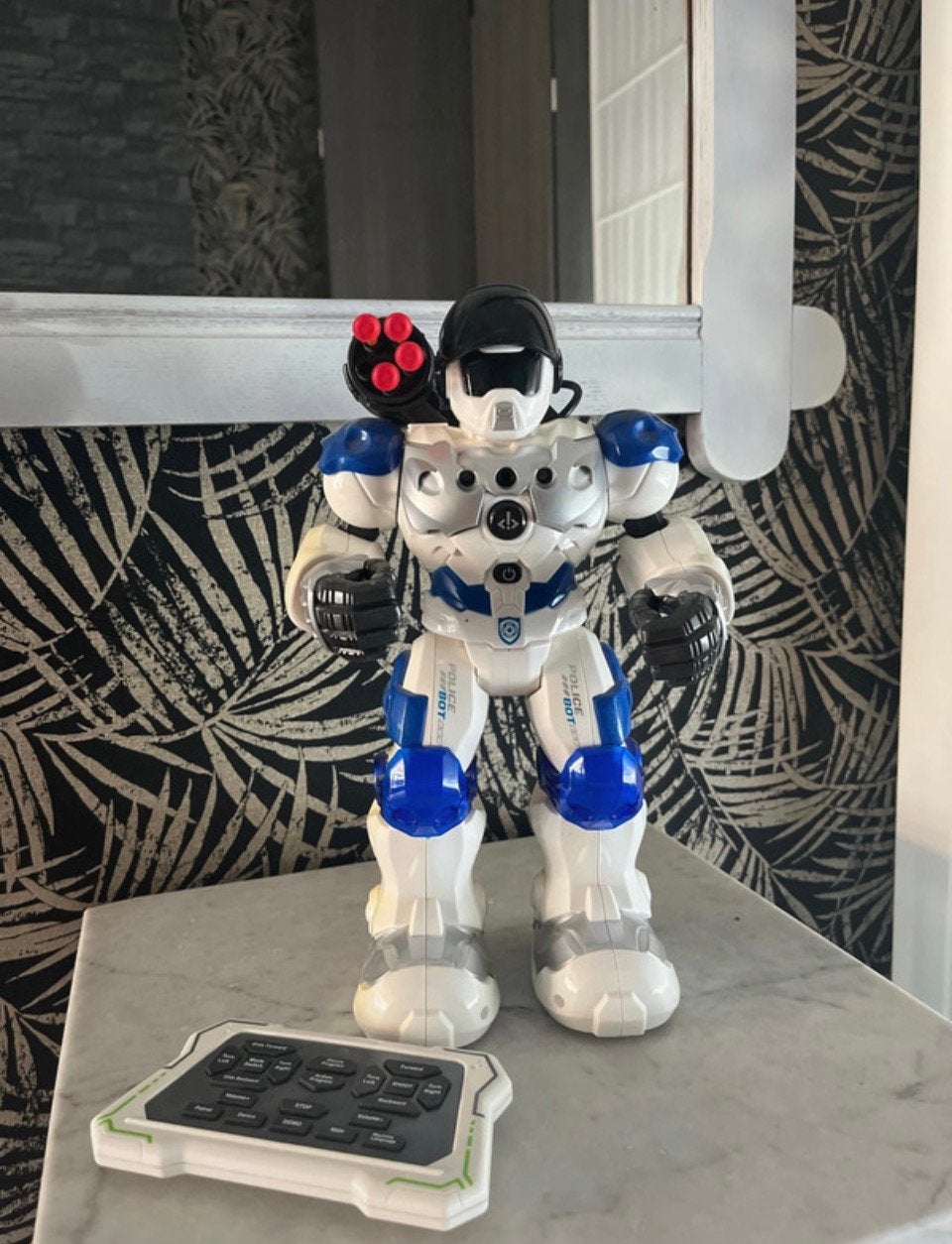 Politierobot met afstandsbediening, Ophalen, Gebruikt