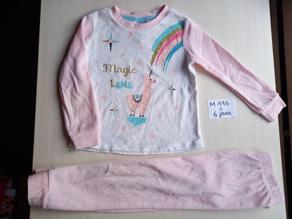 Joli pyjama Lama en velours doux, taille 116, fille, Enlèvement ou Envoi, Utilisé, Fille, Vêtements de nuit ou Sous-vêtements