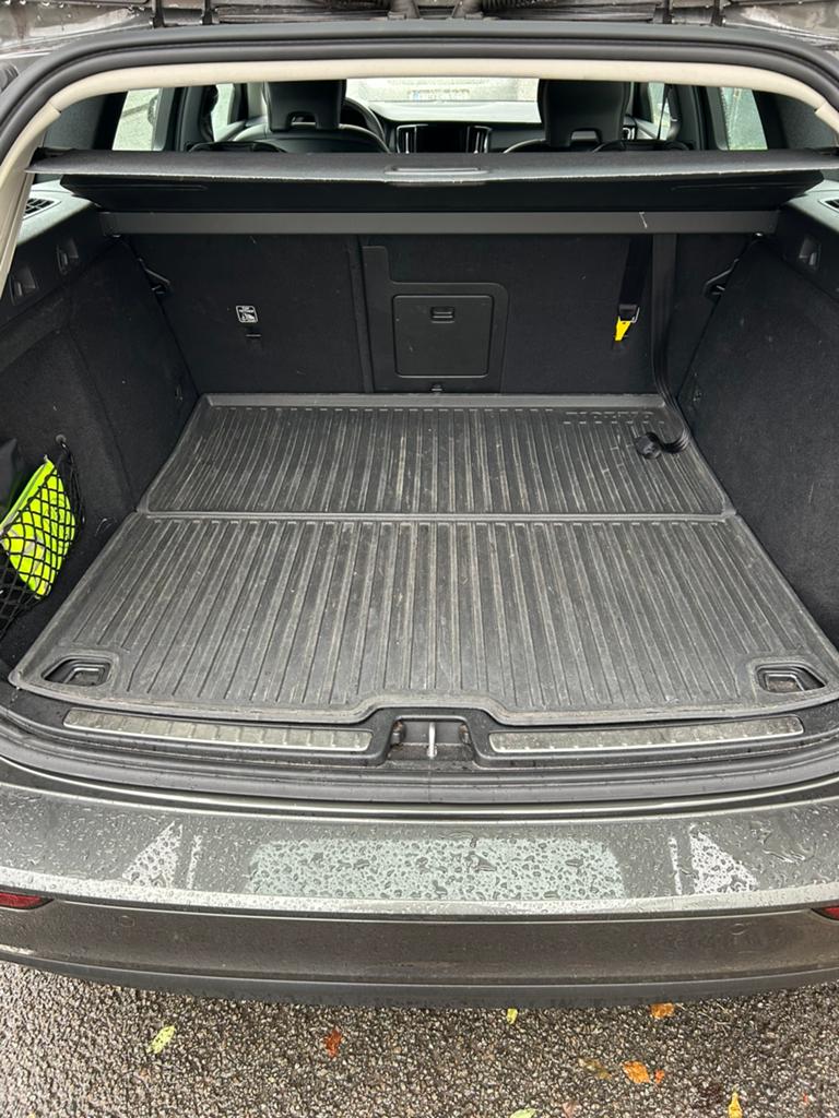 Kofferbakmat Volvo V60, Autos : Divers, Tapis de coffre, Enlèvement, Comme neuf