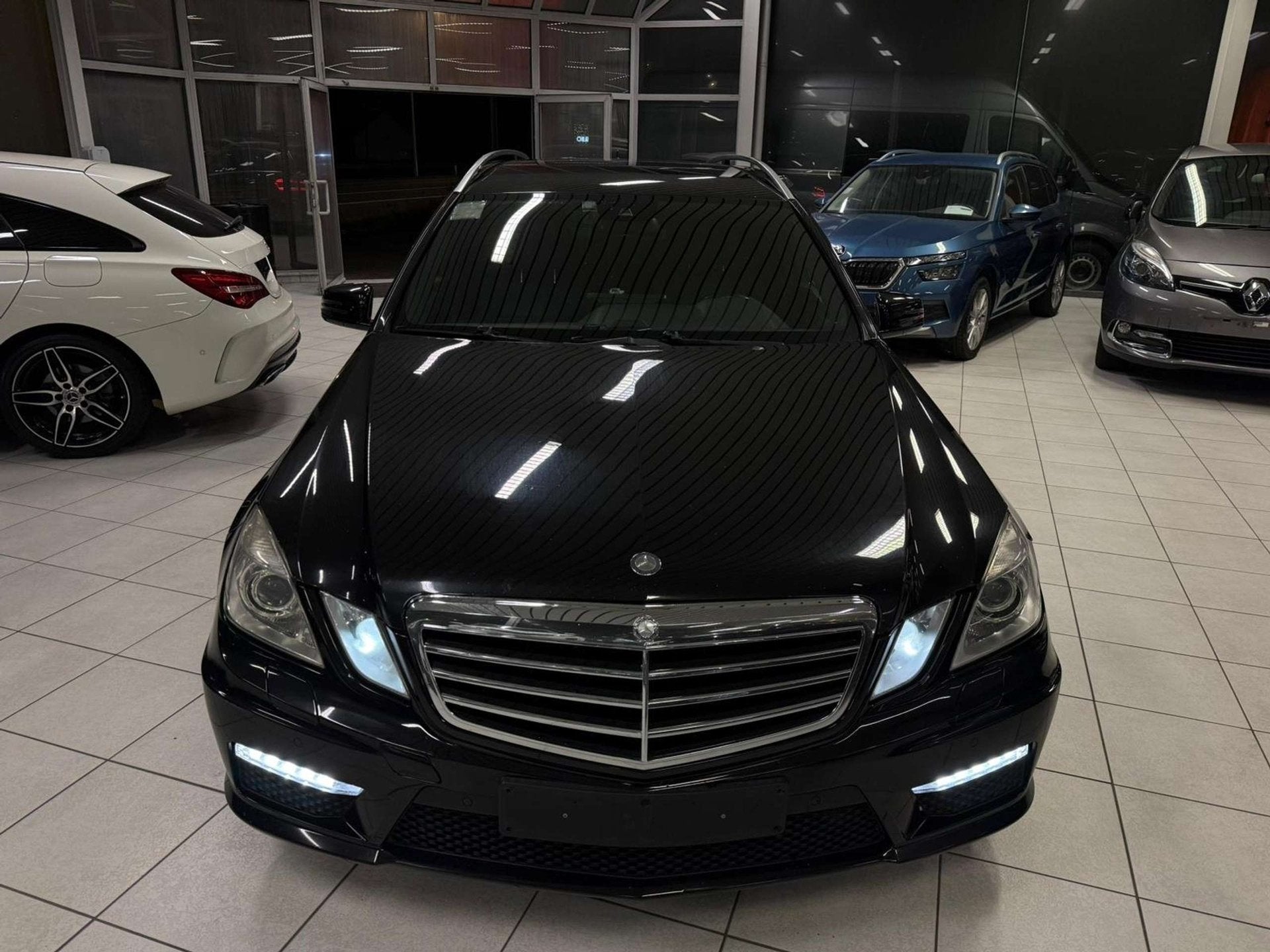 Mercedes-Benz E 250 E 250 CDI Pack-AMG, Automaat, Euro 5, Gebruikt, 2420 kg