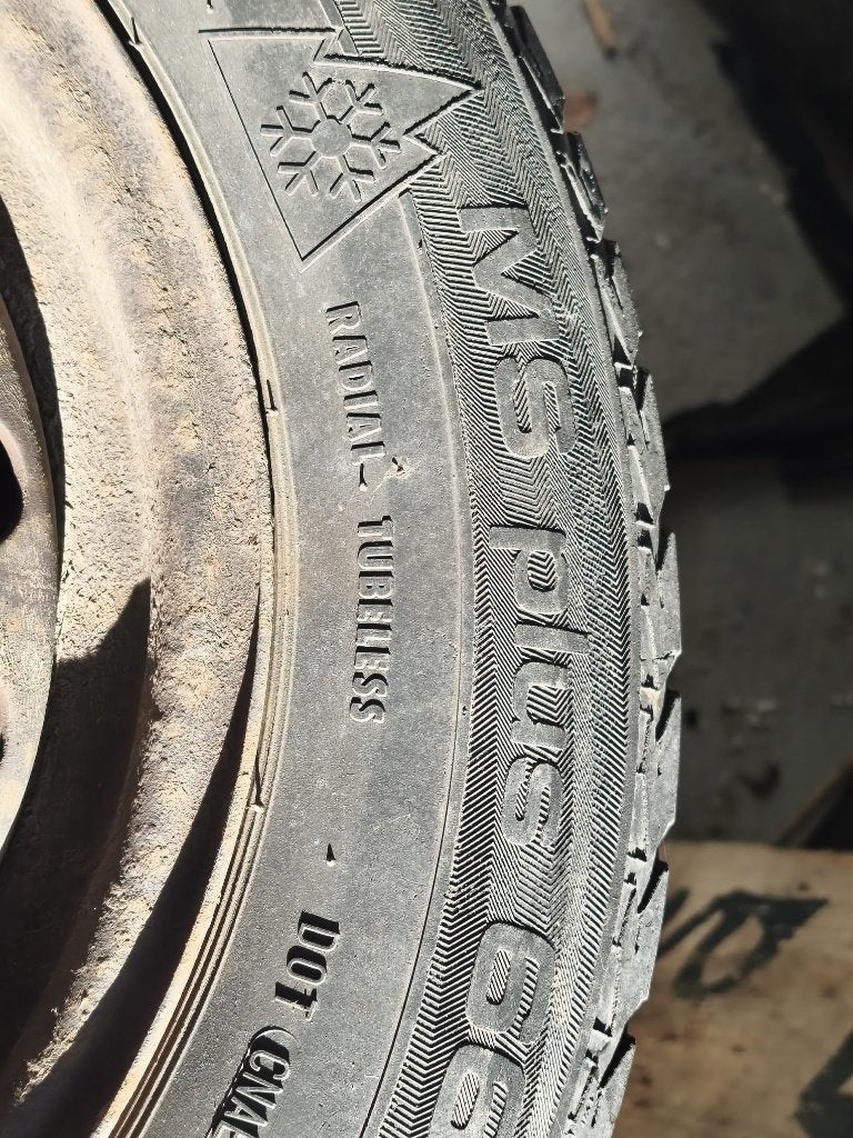 4 winterbanden 195/65 R15 met stalen velgen — M+S, Ophalen, Gebruikt, 15 inch, Winterbanden