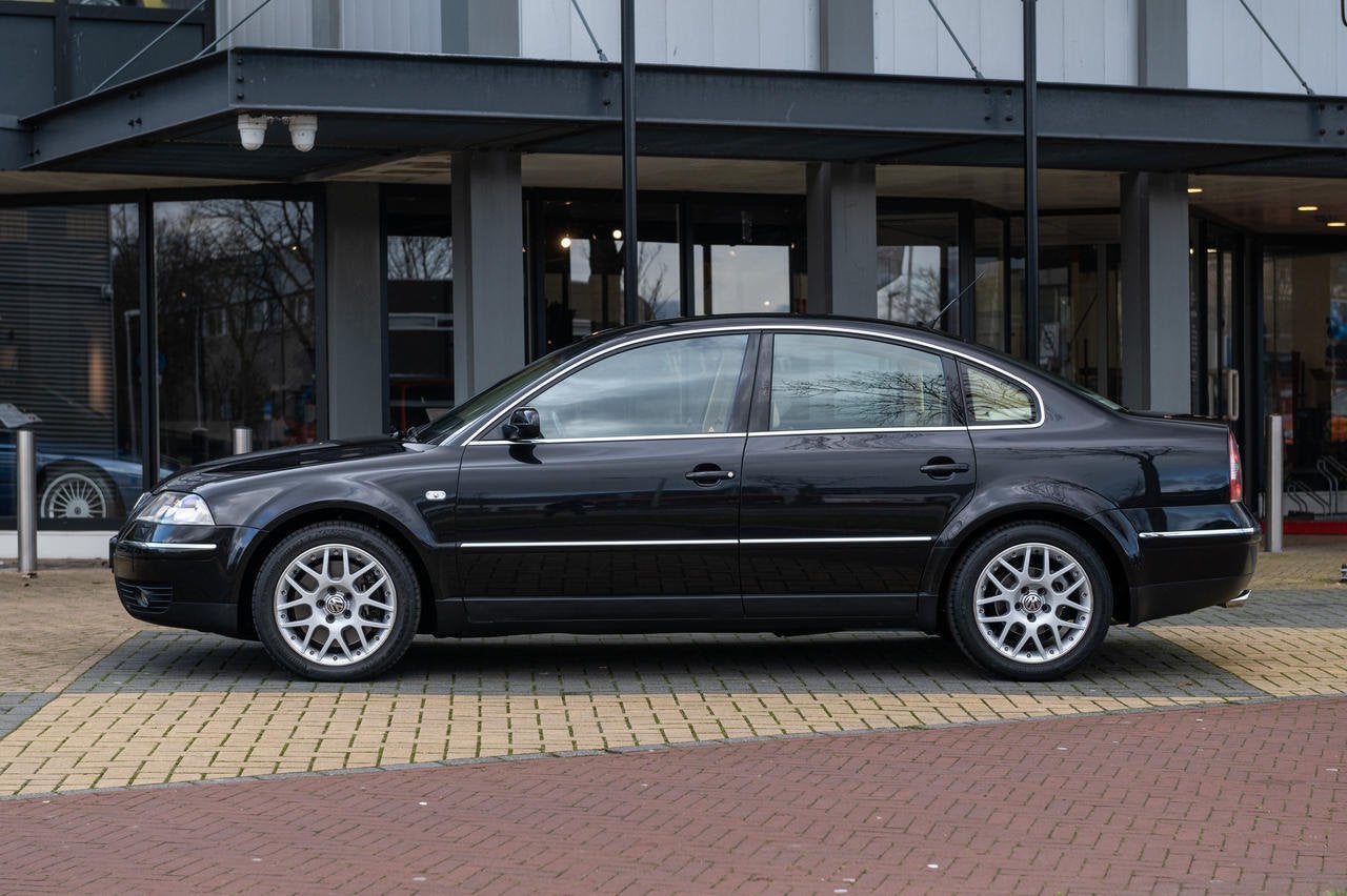Volkswagen Passat 4.0 W8 4MOTION (automatique), Autos, Volkswagen, Cuir, Achat, Intérieur cuir, 4 portes