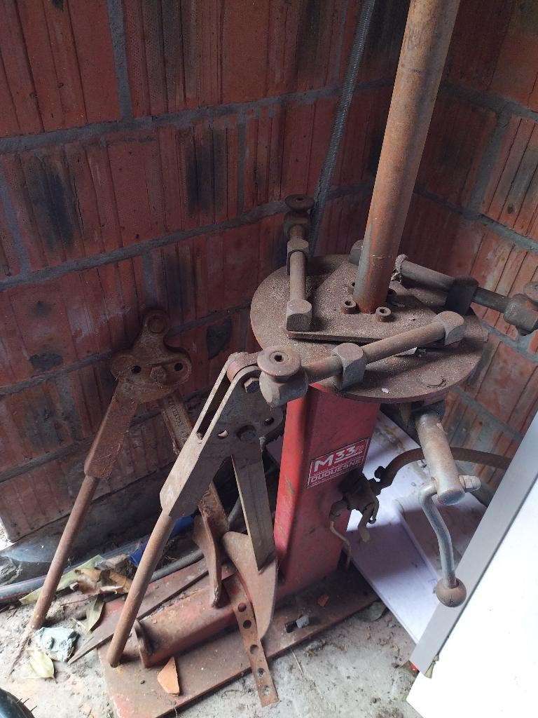 Banden machine manueel duquesne, Ophalen, Gebruikt