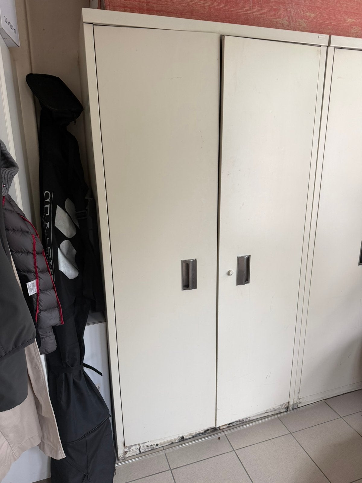 Metalen opbergkast 3 stuks - GRATIS op te halen, Huis en Inrichting, Kasten | Roldeurkasten en Archiefkasten, Ophalen, Gebruikt