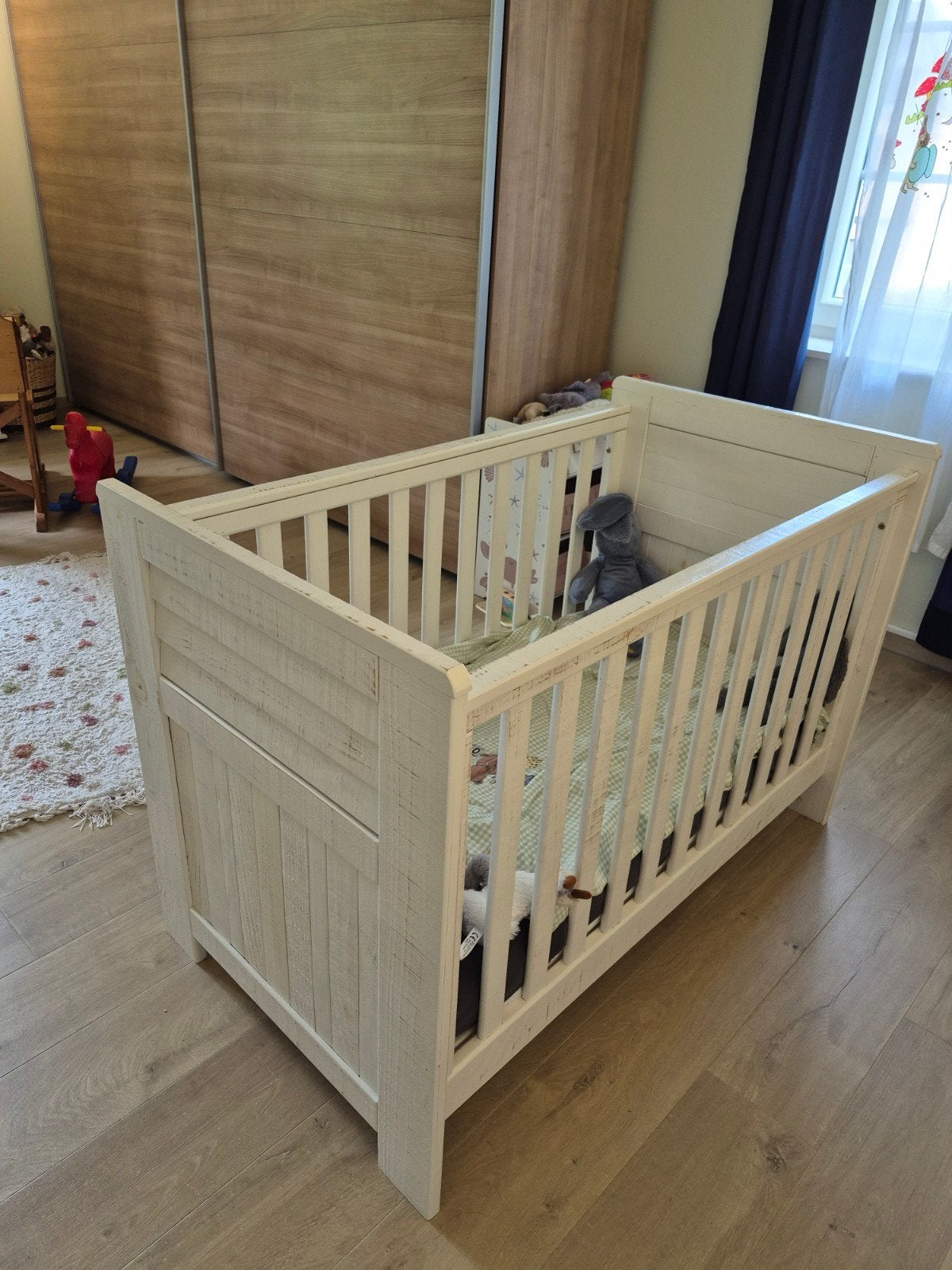 witte baby commode en bed - massief hout, Kinderen en Baby's, Ophalen, Gebruikt, Jongetje of Meisje